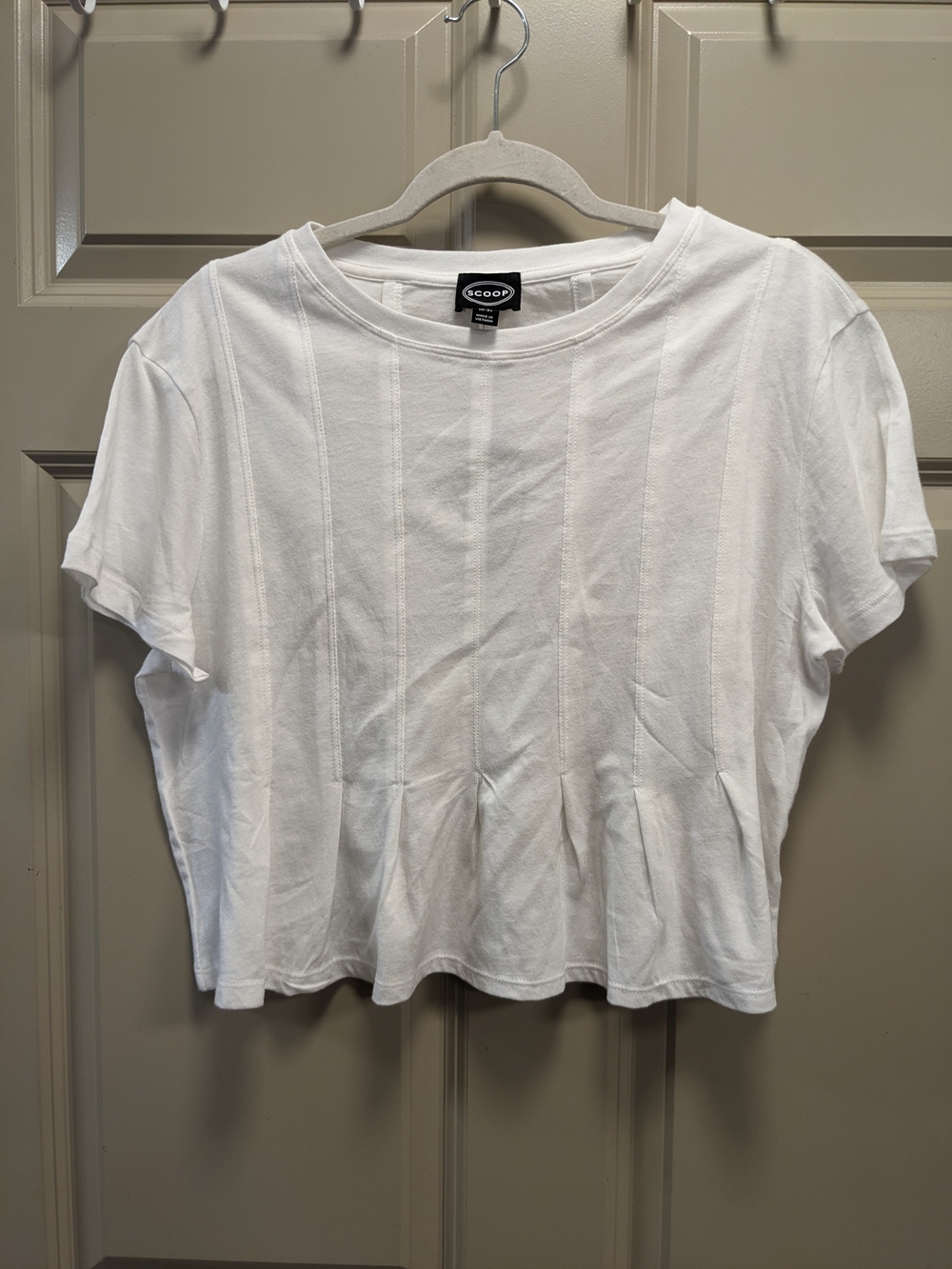Scoop White Pleated Short Sleeve Crop Top- Size XS (0-2)